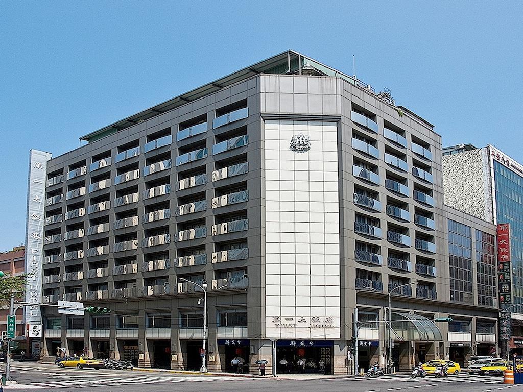 First Hotel Taipei Luaran gambar