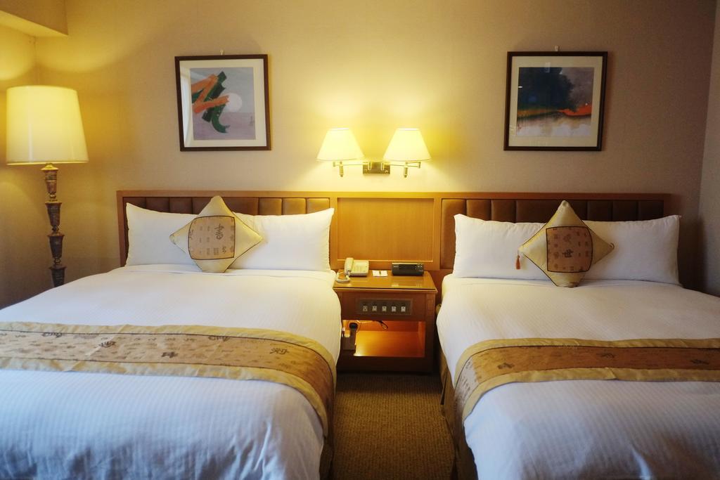 First Hotel Taipei Luaran gambar