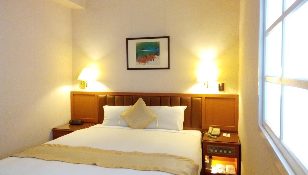 First Hotel Taipei Luaran gambar