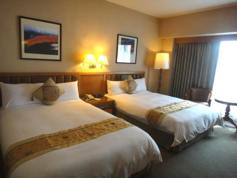 First Hotel Taipei Luaran gambar