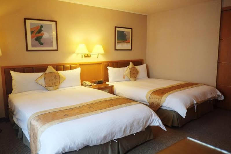 First Hotel Taipei Luaran gambar