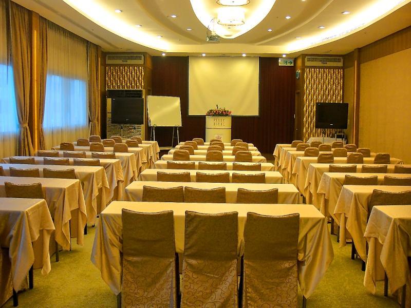 First Hotel Taipei Luaran gambar