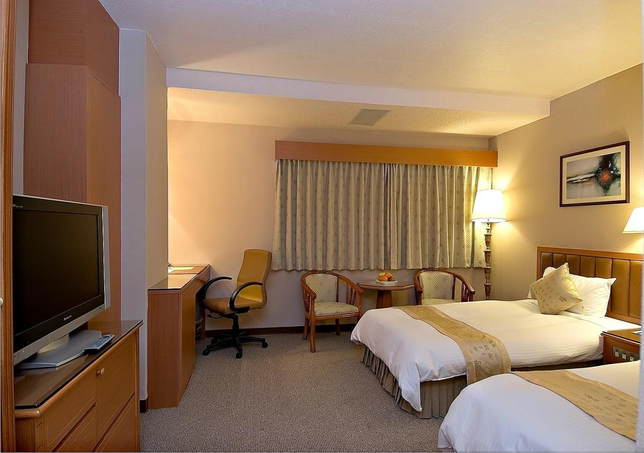 First Hotel Taipei Luaran gambar