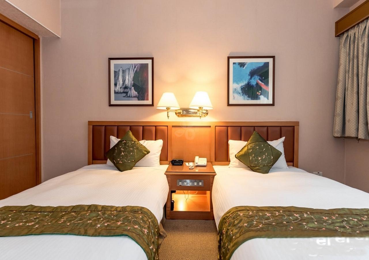 First Hotel Taipei Luaran gambar