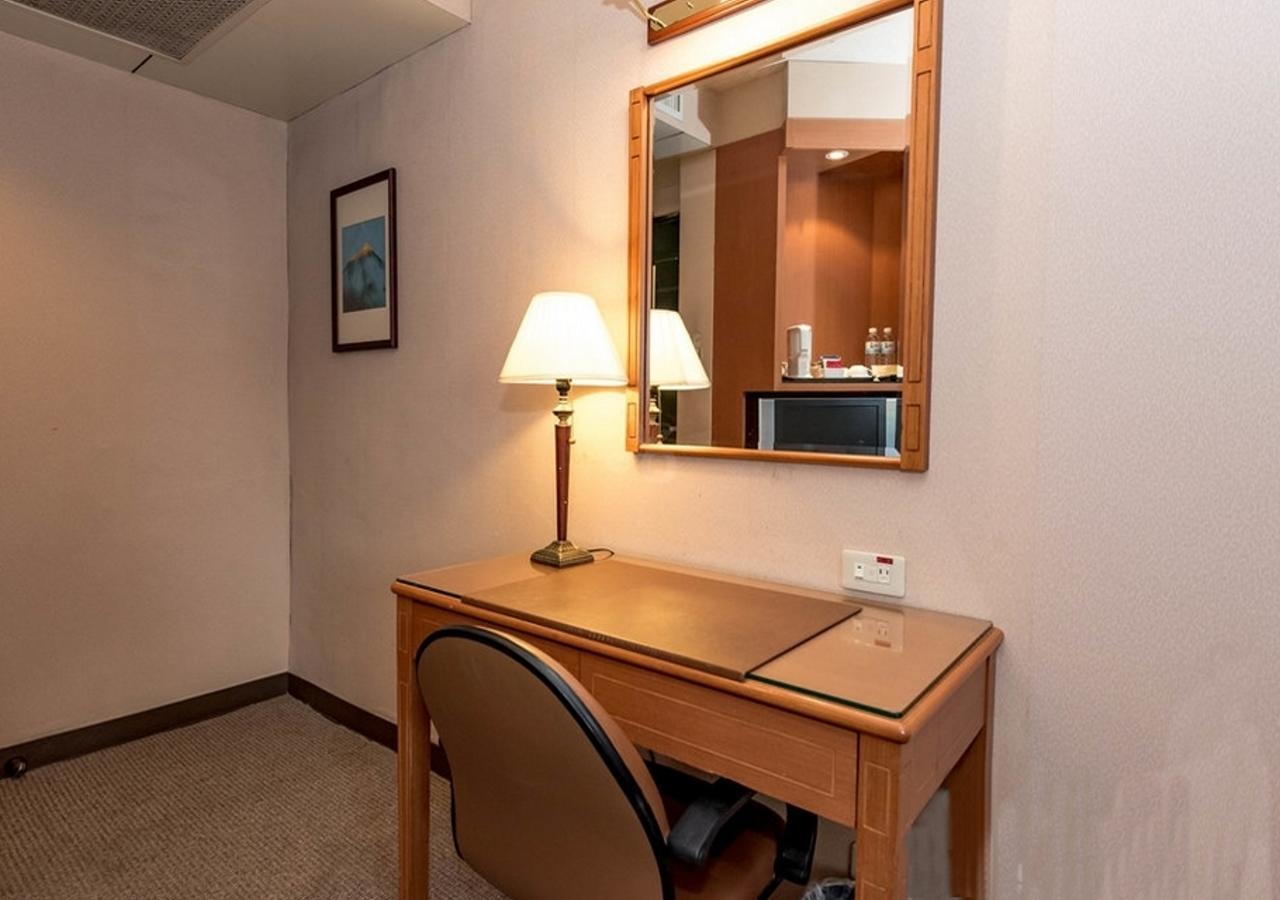 First Hotel Taipei Luaran gambar