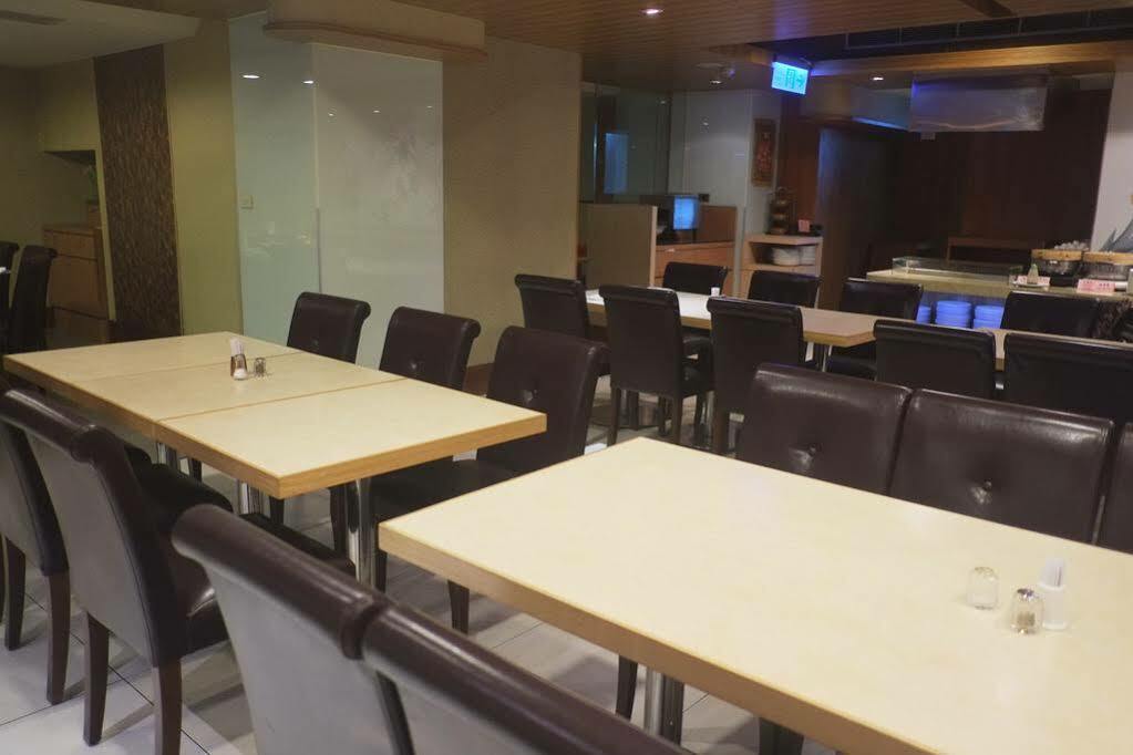 First Hotel Taipei Luaran gambar
